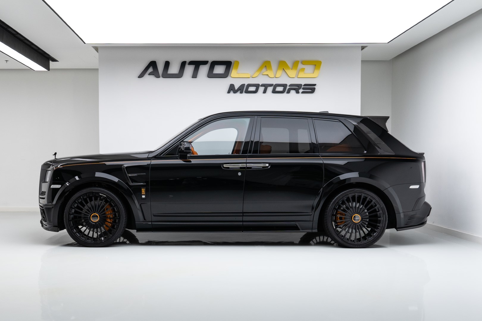 2023 ROLLS ROYCE CULLINAN BLACK BADGE MANSORY